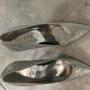 5 1/2M. Silver Guess heels